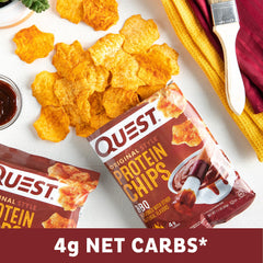 Quest chips BBQ en un bol listos para comer, ideal como snack proteico