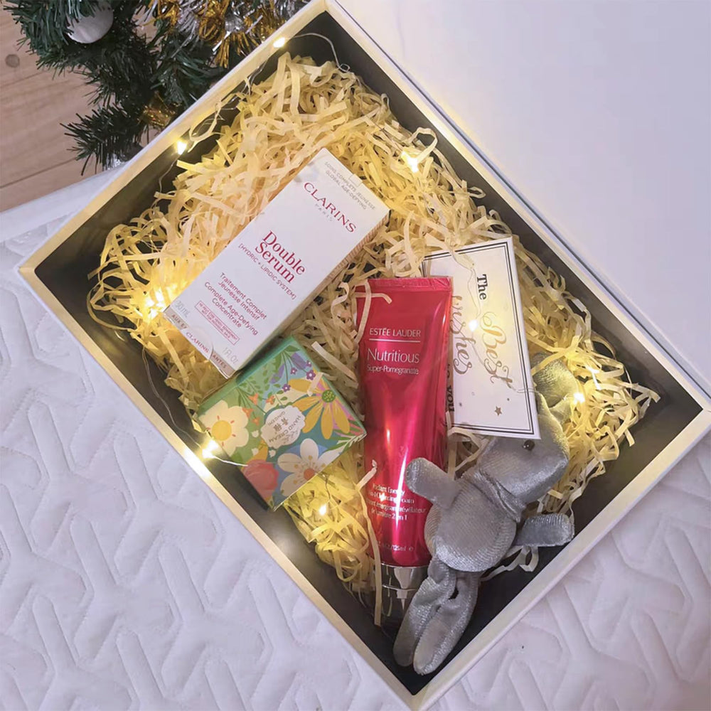 Rinrda etiqueta triangular y sobre en primer plano para personalizar regalos