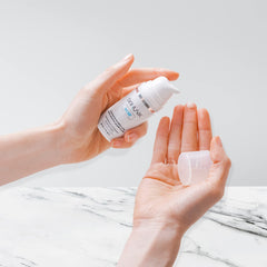 Crema Skinuva recién aplicada sobre cicatriz pequeña, apariencia más uniforme