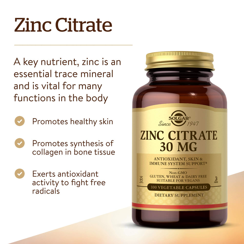 cápsula Solgar Zinc Citrate en mano para comparar tamaño y dosis