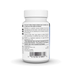 Source Naturals cápsula en mano para comparar tamaño y facilidad de ingestión