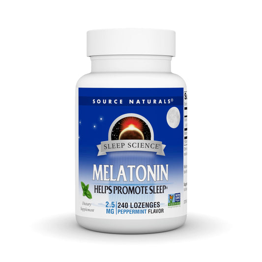 Source Naturals Melatonina frente al envase con pastillas de menta para uso nocturno