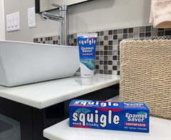 Squigle etiqueta de ingredientes con enfoque en xilitol y ausencia de SLS, facilita lectura