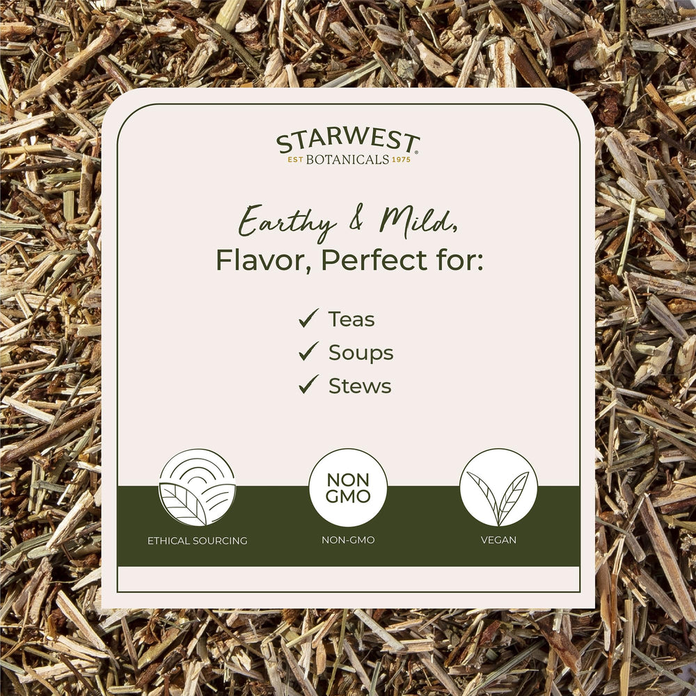Starwest Botanicals hierba de San Juan infusionándose en una taza, preparación fácil y natural
