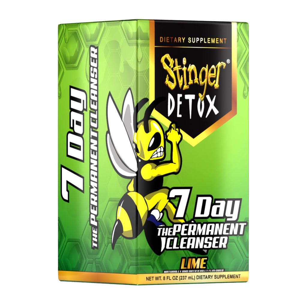 Persona sosteniendo Stinger Detox para uso fácil y rápida hidratación
