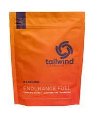 Tailwind Nutrition atleta en bicicleta usando el polvo mandarina para resistencia