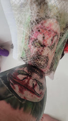 Tattoo Armour en ambiente de estudio para proteger tatuajes y mejorar resultados