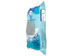 TENA ProSkin Ultra persona usando toallita para limpieza rápida y cómoda