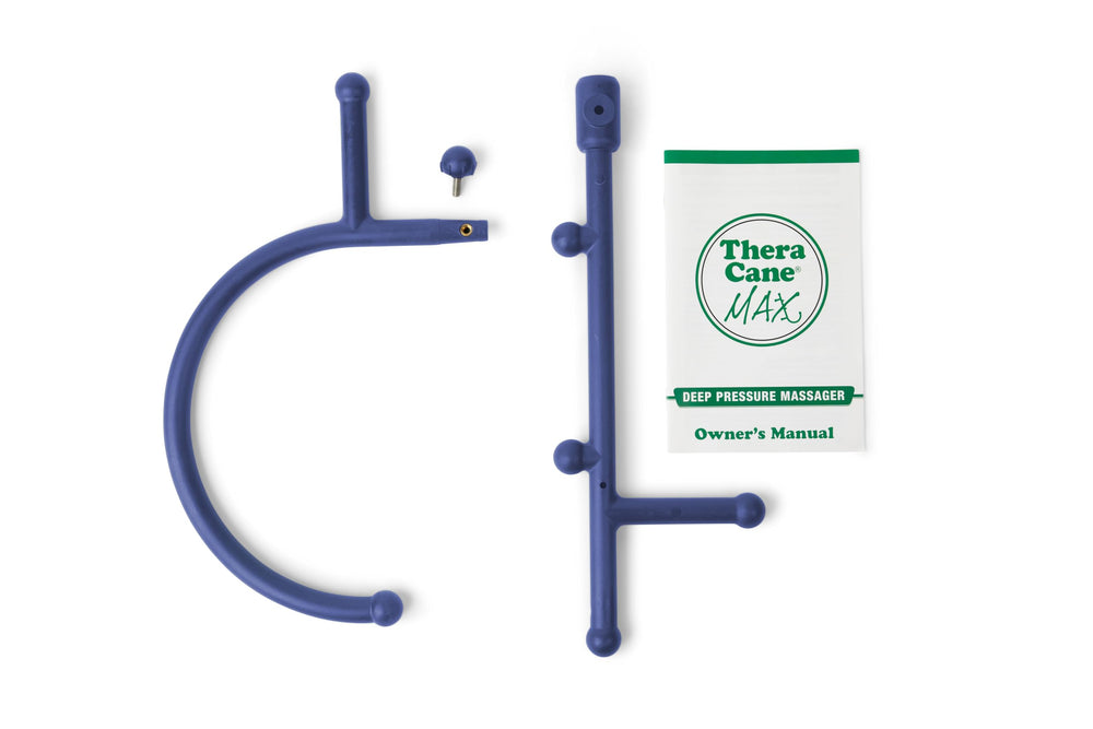 Thera Cane MAX junto a una mano para mostrar escala y facilidad de manejo