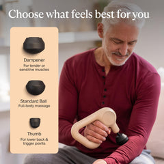 TheraGun Relief en uso sobre hombro aliviando rigidez y mejorando movilidad