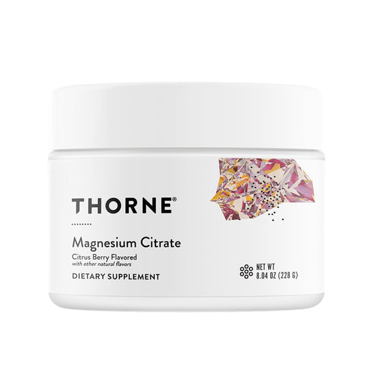 THORNE envase delantero del citrato de magnesio mostrando el sabor cítrico-berry y facilidad de uso