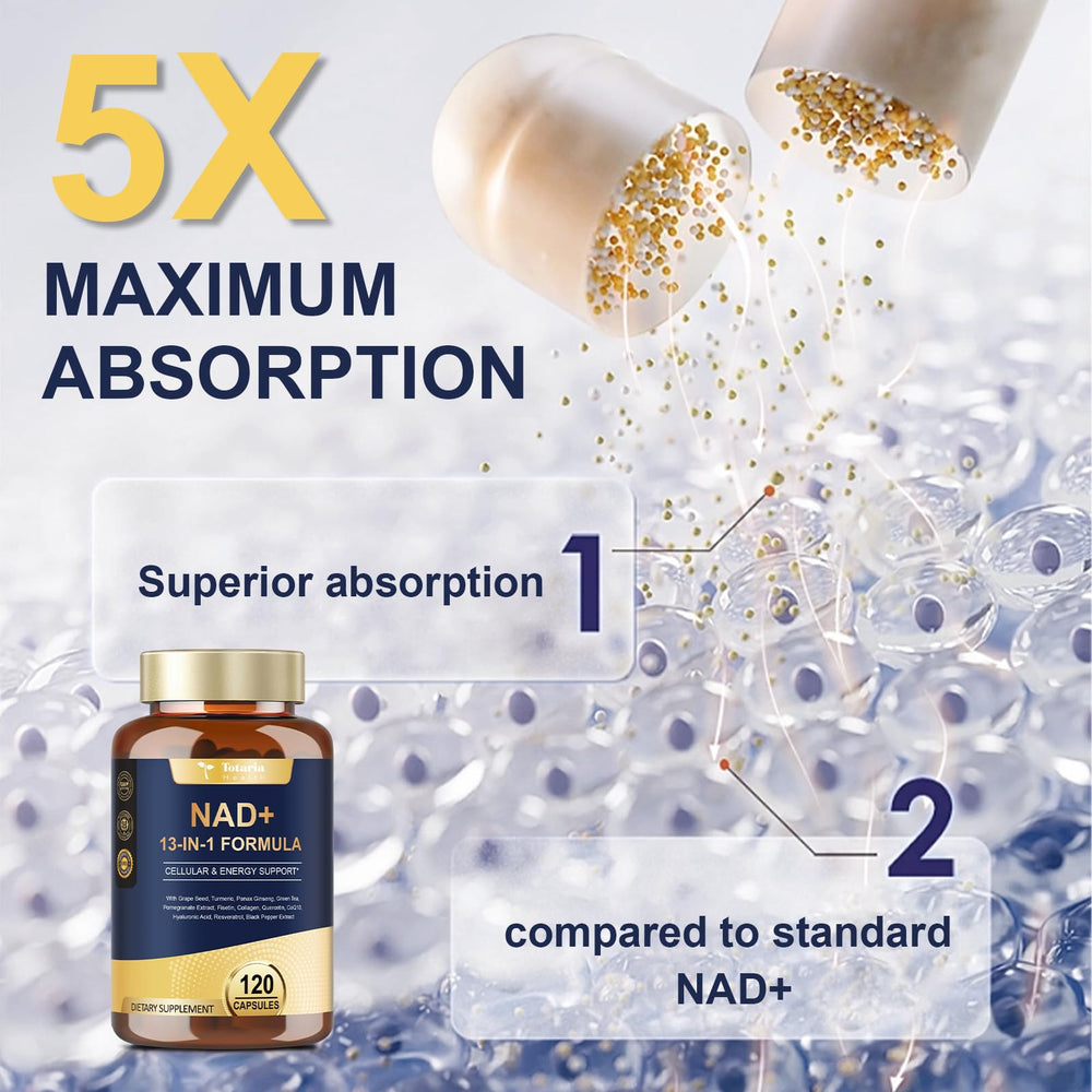 Frasco Totaria sostenido en mano para comparar tamaño y cantidad de 120 cápsulas, indica valor