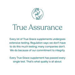 Mujer de 40+ con suplemento True Grace que sugiere energía y bienestar