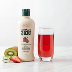 Ultimate Aloe vertido en vaso, refrescante y fácil de tomar