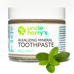 Uncle Harry's frasco frontal mostrando la etiqueta y beneficio sostenible