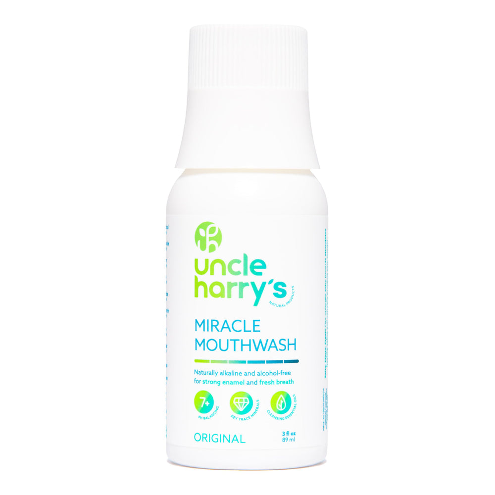 Uncle Harry's frasco frontal mostrando etiqueta y beneficio aliento fresco
