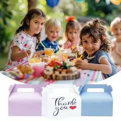 UnicoPak caja personalizada con rotulador y etiqueta temática
