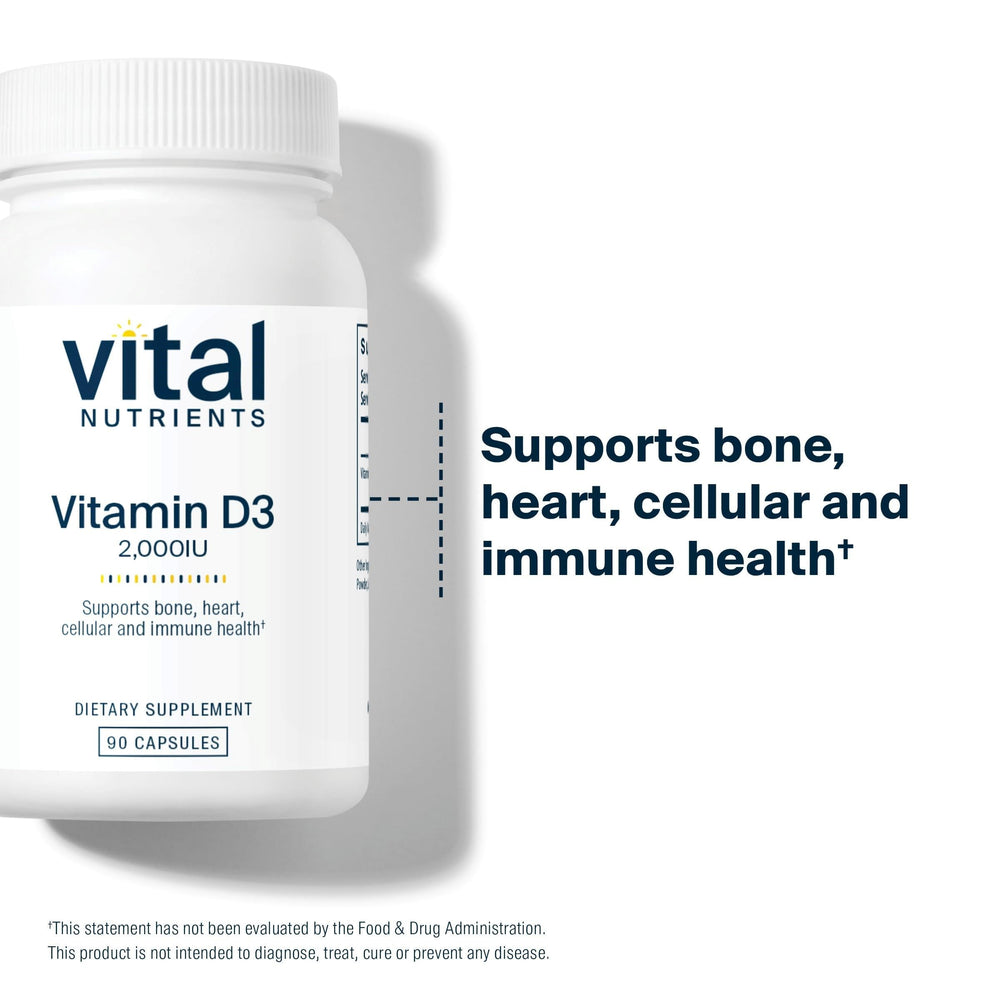 Vital Nutrients cápsula en mano para comparar tamaño y facilitar toma
