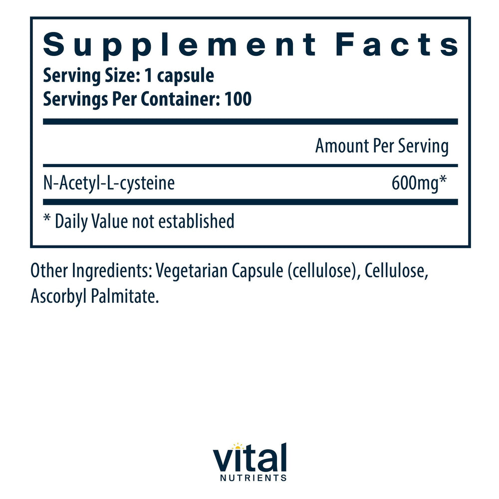 Vital Nutrients cápsulas en mano indicando tamaño y conveniencia