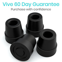 Vive estilo de vida con bastón cuadruple mostrando confianza