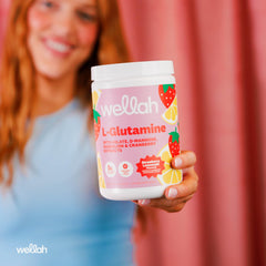 Wellah vaso preparado con bebida Strawberry Lemonade refrescante y natural