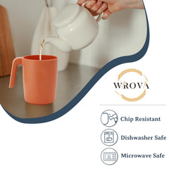 Vasos Wrova con bebida en uso, ideal para niños y exteriores por su resistencia