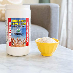Vaso con psyllium Yerba Prima mezclado demostrando formación de gel