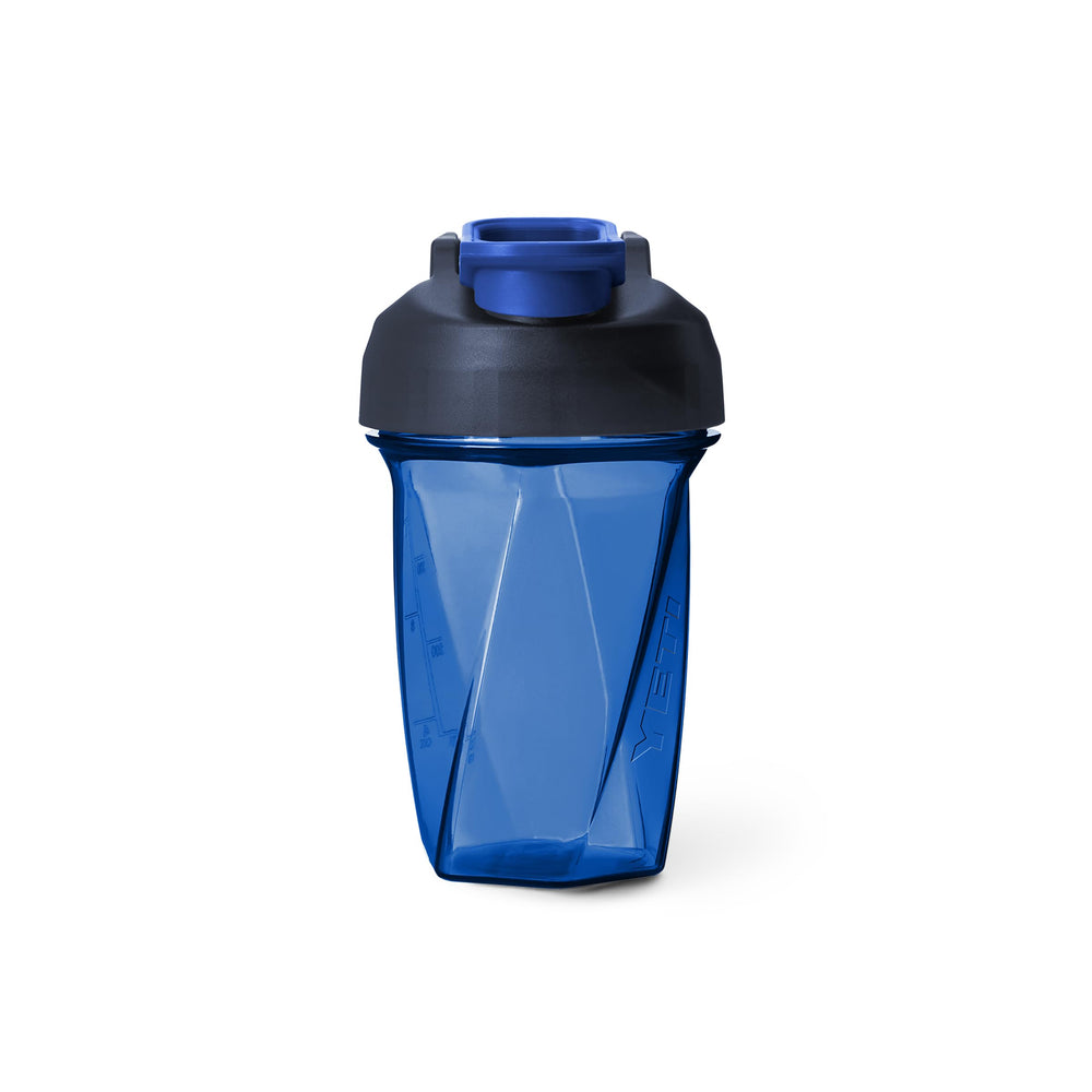 YETI vista frontal del shaker que muestra forma y color Royal Blue, ideal para transporte