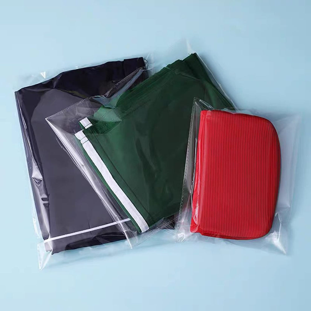 Yotelab comparación de tamaño 9x12 pulgadas junto a una camiseta doblada