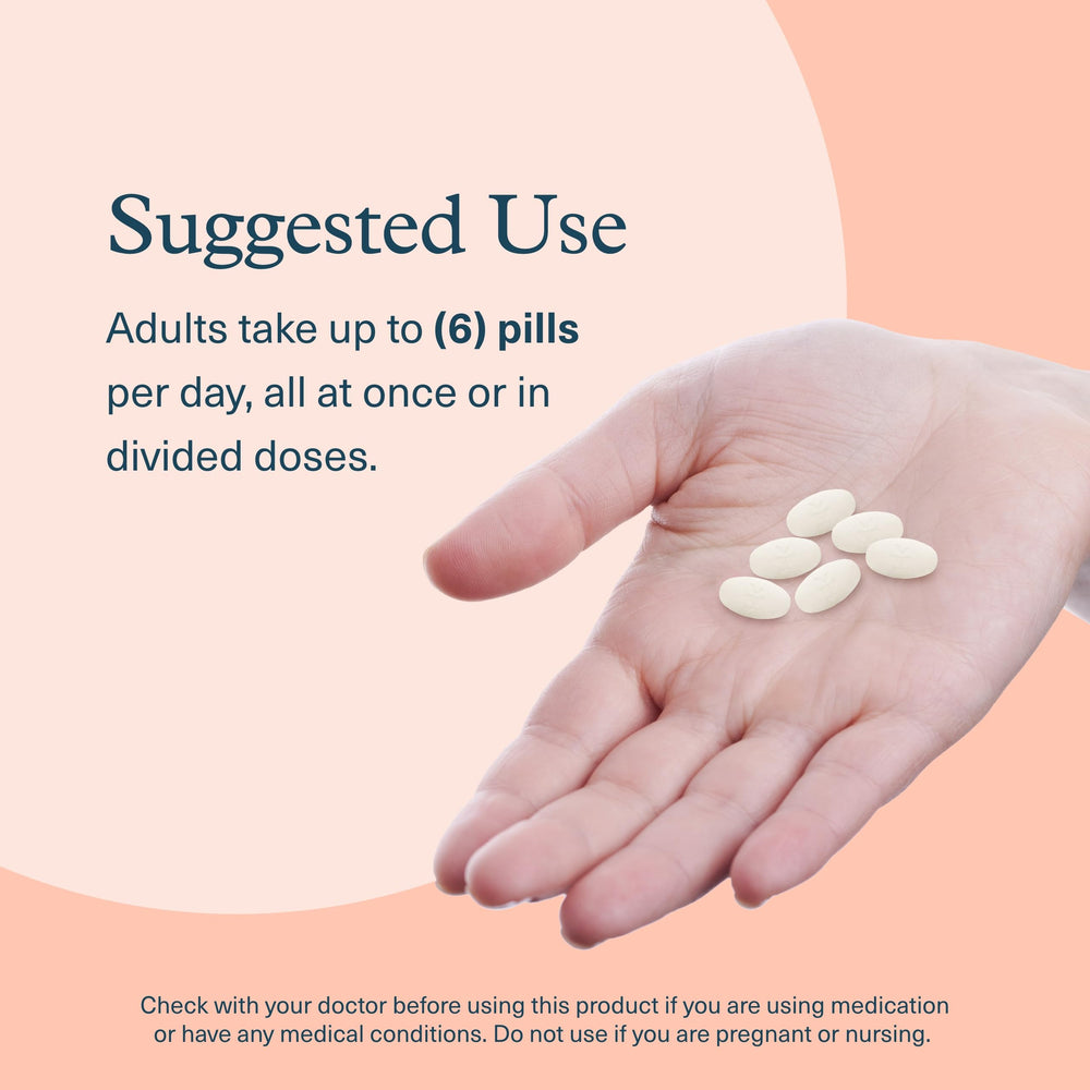 Youtheory Colágeno Avanzado 6000 mg, mano sosteniendo tabletas, fácil ingesta.