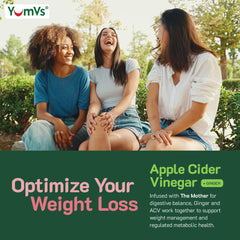 YUM-V'S gomita en mano demostrando tamaño práctico y fácil de tomar