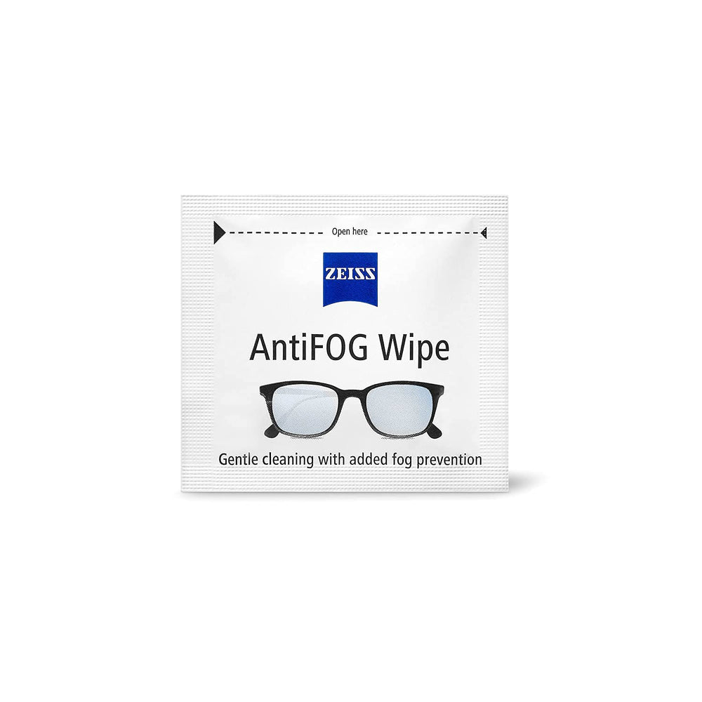 ZEISS aplicando toallita en gafas graduadas para visión clara