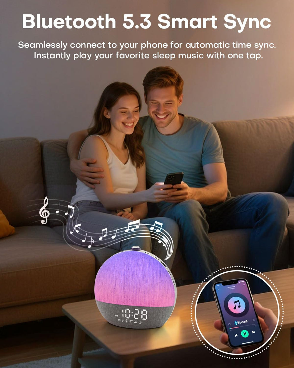 Zelaclock junto a un smartphone para comparar tamaño y escala