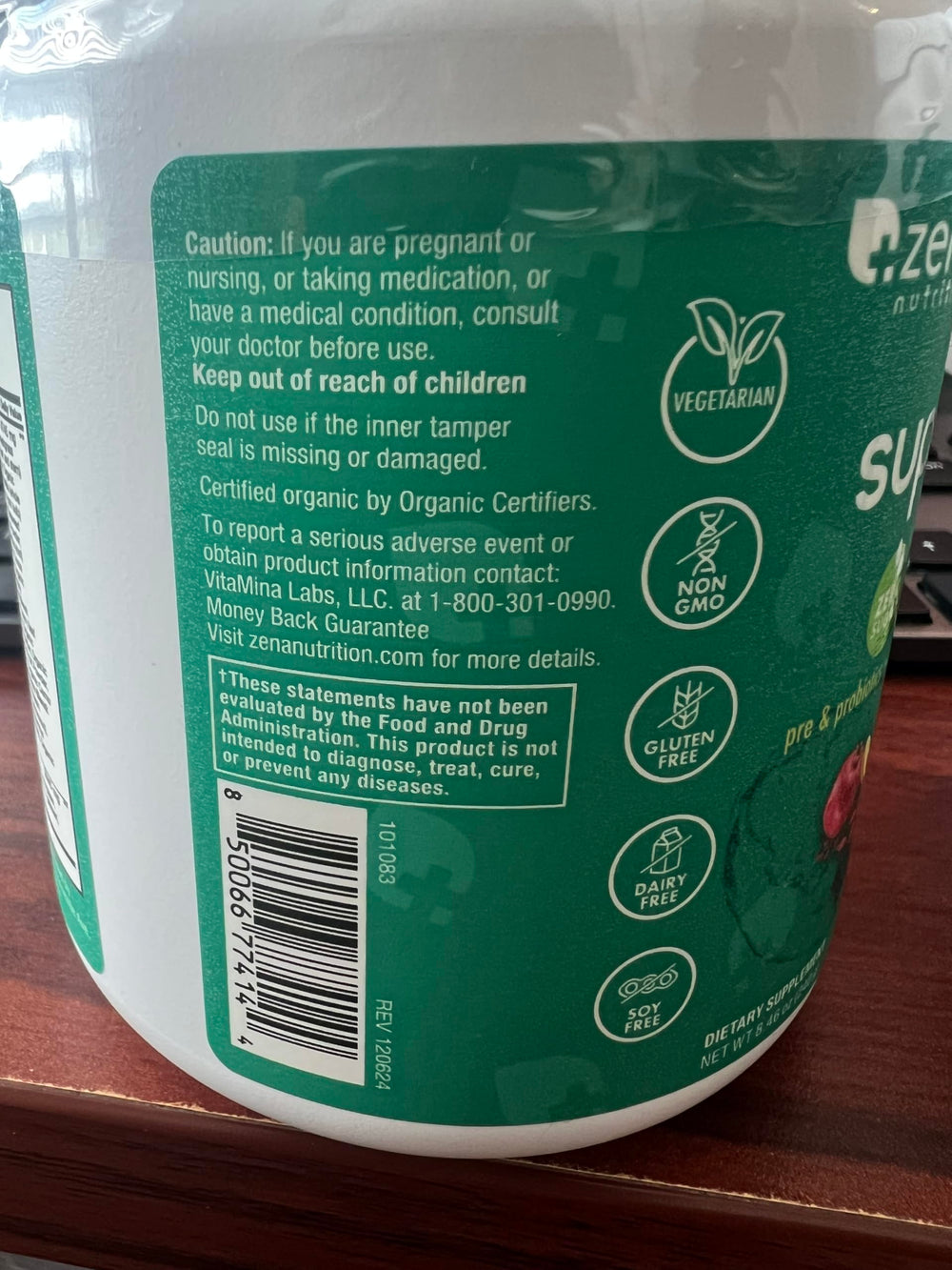 Zena Nutrition escena de desayuno saludable integrando el super greens en rutina