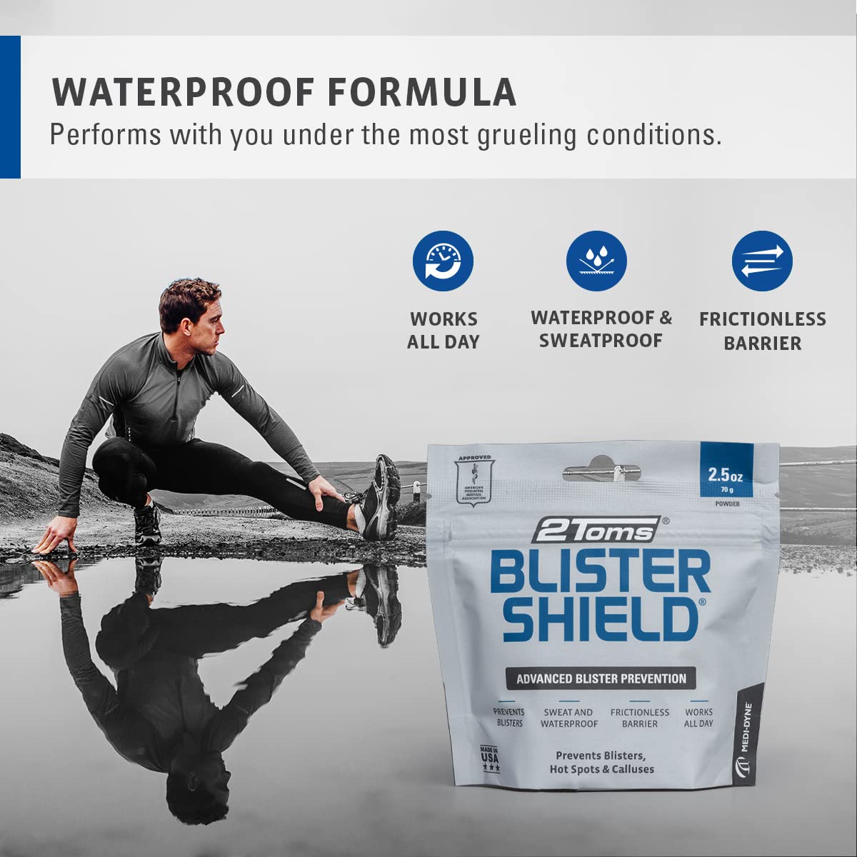 2Toms BlisterShield aplicando polvo en calcetín para mantener pies secos