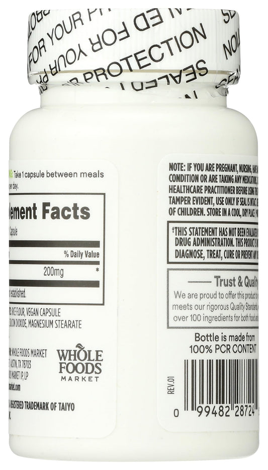 Primer plano de cápsula 365 by Whole Foods Market mostrando textura y pureza
