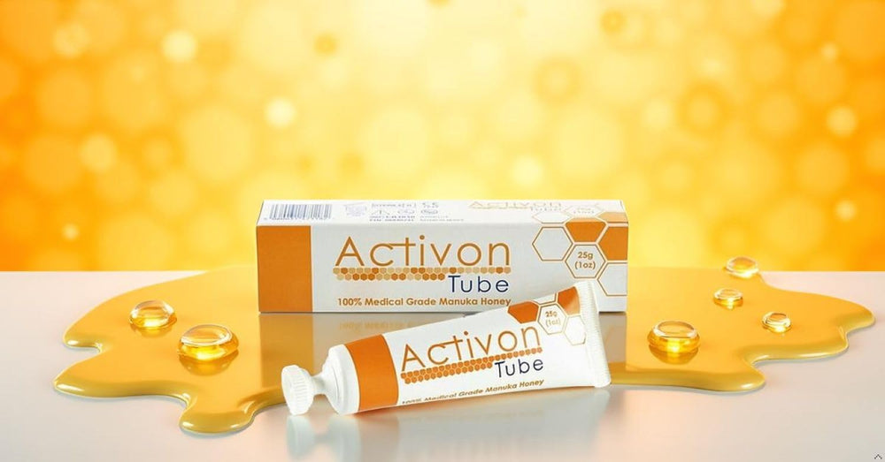 Primer plano textura de Miel de Manuka ActivOn mostrando viscosidad y pureza
