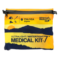 Adventure Medical Kits vista frontal con bolsa resistente y acceso rápido