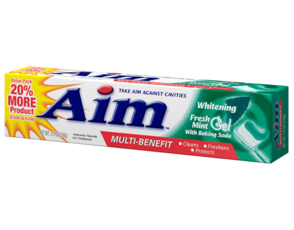 AIM tubo abierto en mano demostrando dosificación fácil