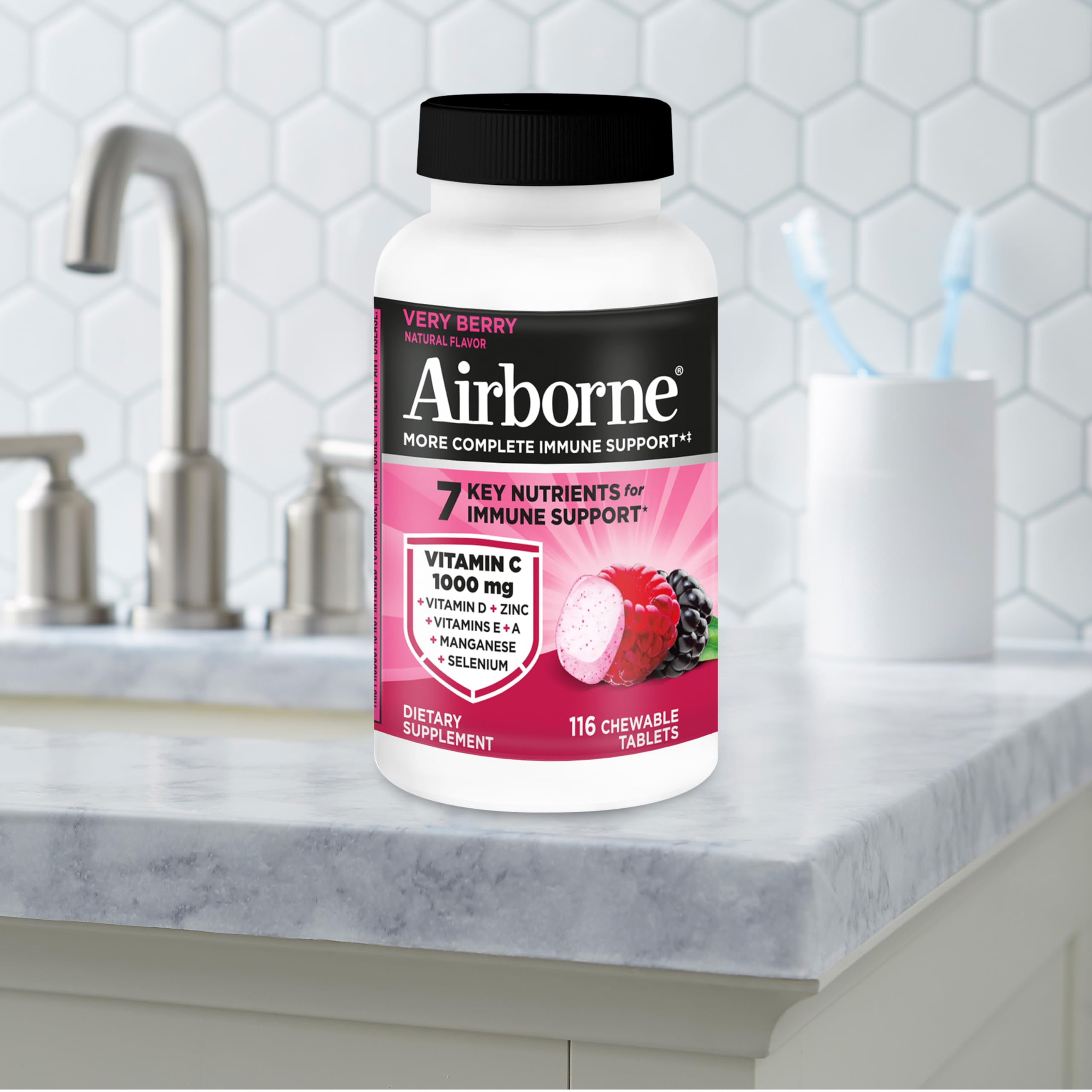 Airborne primer plano del polvo Very Berry resaltando sabor y atractivo