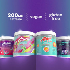 Alani Nu mezcla servida en vaso junto a mancuernas, energía preentreno lista