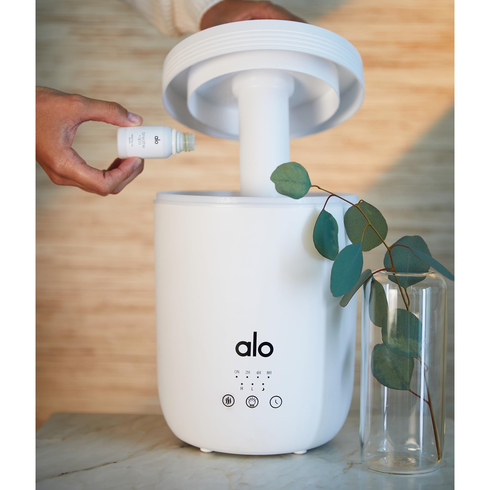 Alo Aura Diffuser auto shut-off ensures safety during unattended use.