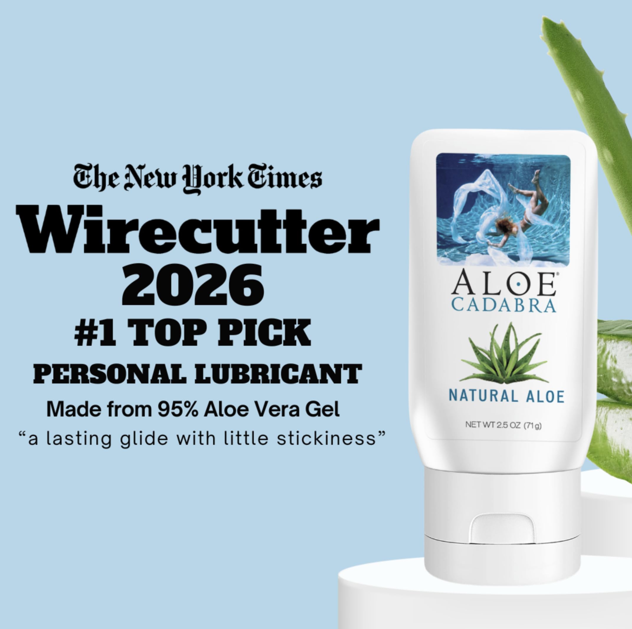 Aloe Cadabra aplicando en la mano para demostrar fácil absorción y suavidad