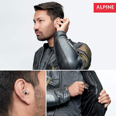 Comparación de tamaño Alpine MotoSafe Race junto a una moneda, portátil y discreto