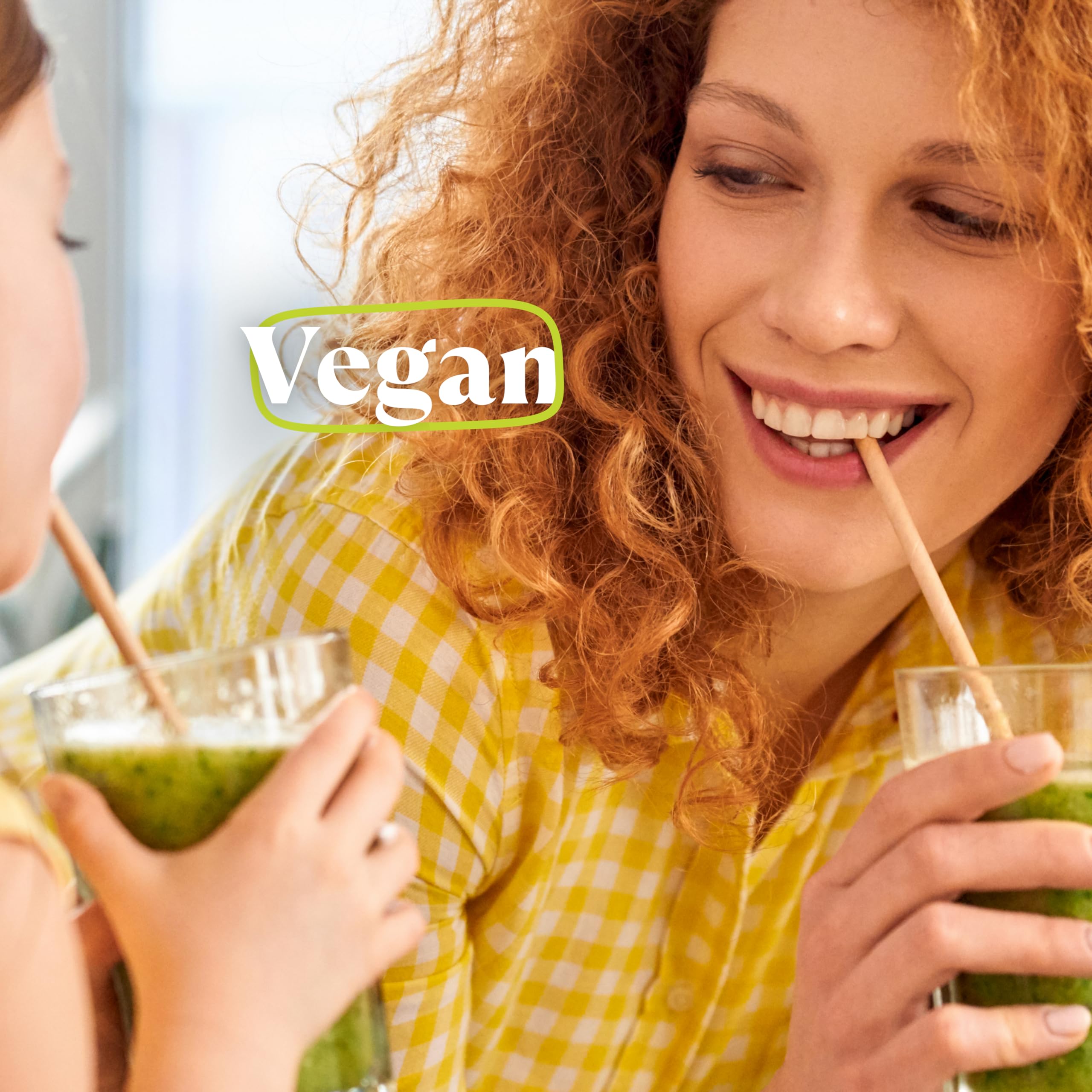 Amazing Grass batido servido en vaso, bebida nutritiva y sabrosa