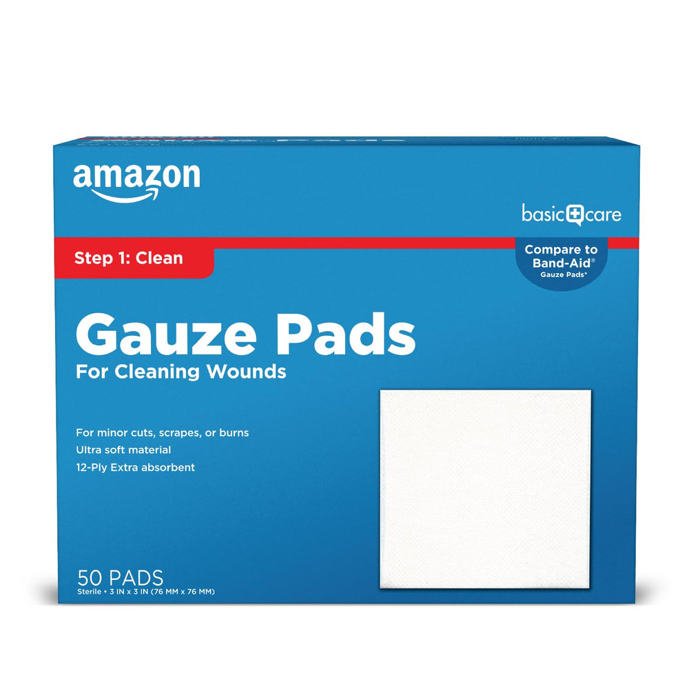 Amazon Basic Care gasa estéril frontal mostrando el empaque y la marca, útil para reponer botiquines