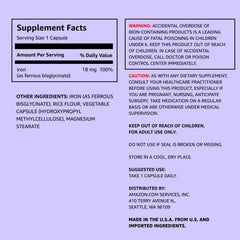 Detalle de cápsula vegetal de Amazon Elements hierro 18 mg que muestra tamaño y recubrimiento suave