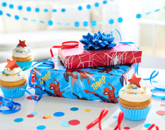 American Greetings reverso rojo con telarañas blancas que facilita combinaciones temáticas
