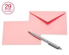 American Greetings tarjeta en mano mostrando tamaño real y manejo cómodo