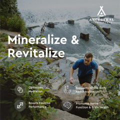 Frasco de Ancestral Supplements en mano para comparar escala y facilidad de uso